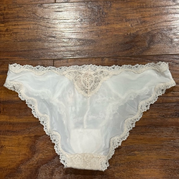 2 Victoria's Secret Dream Angels Cheekini Panties Bundle- Small- Navy Blue Ivory - Picture 11 of 11